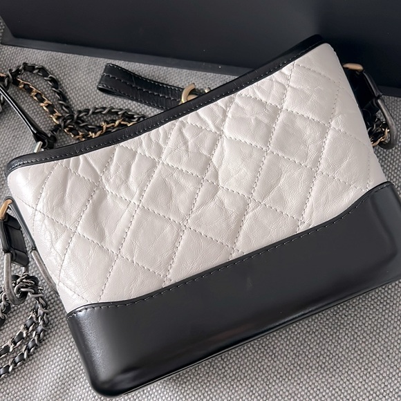 Chanel Gabriel Small handbag, white/black - Picture 4 of 13